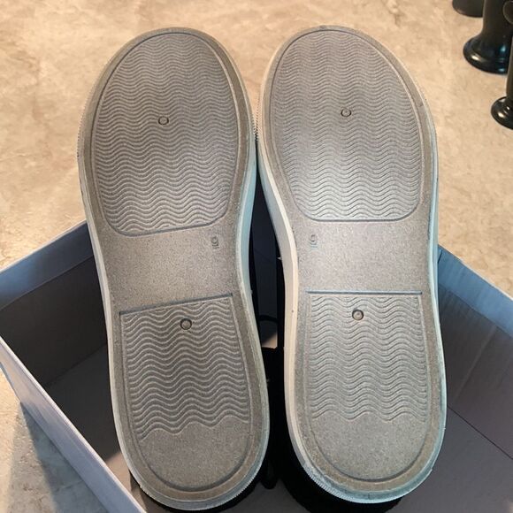 Black High Top Sneakers 9 - Picture 5 of 6